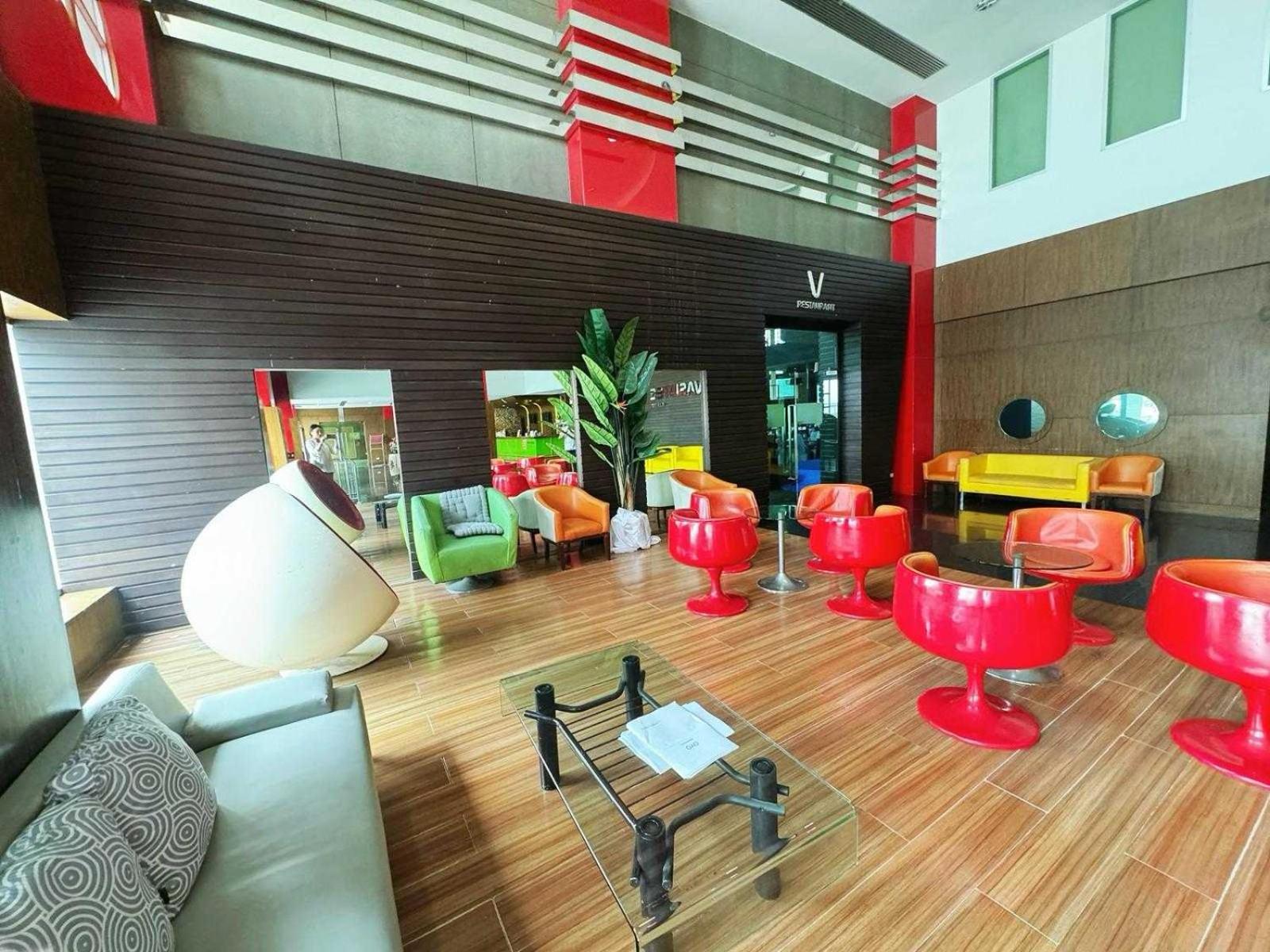Capital O 75514 Vasidtee City Hotel Suphan Buri Exterior foto